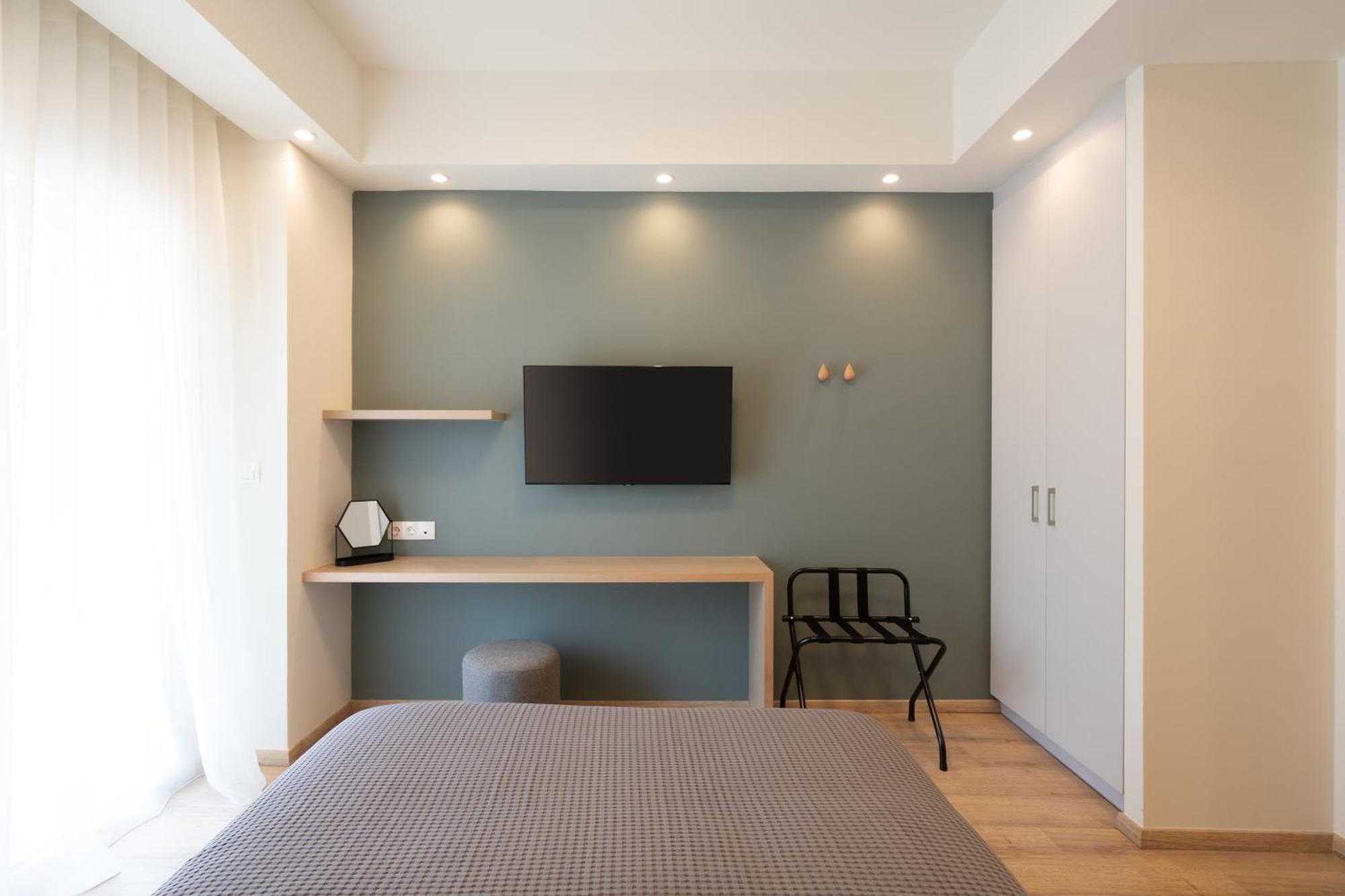 Newly Renovated 2 Bedroom Apartment, 5Min To Metro Athens Exterior photo